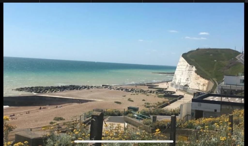 Beach, Hills, Food, Scenic Walks-The Kelp House. Peacehaven Exterior photo