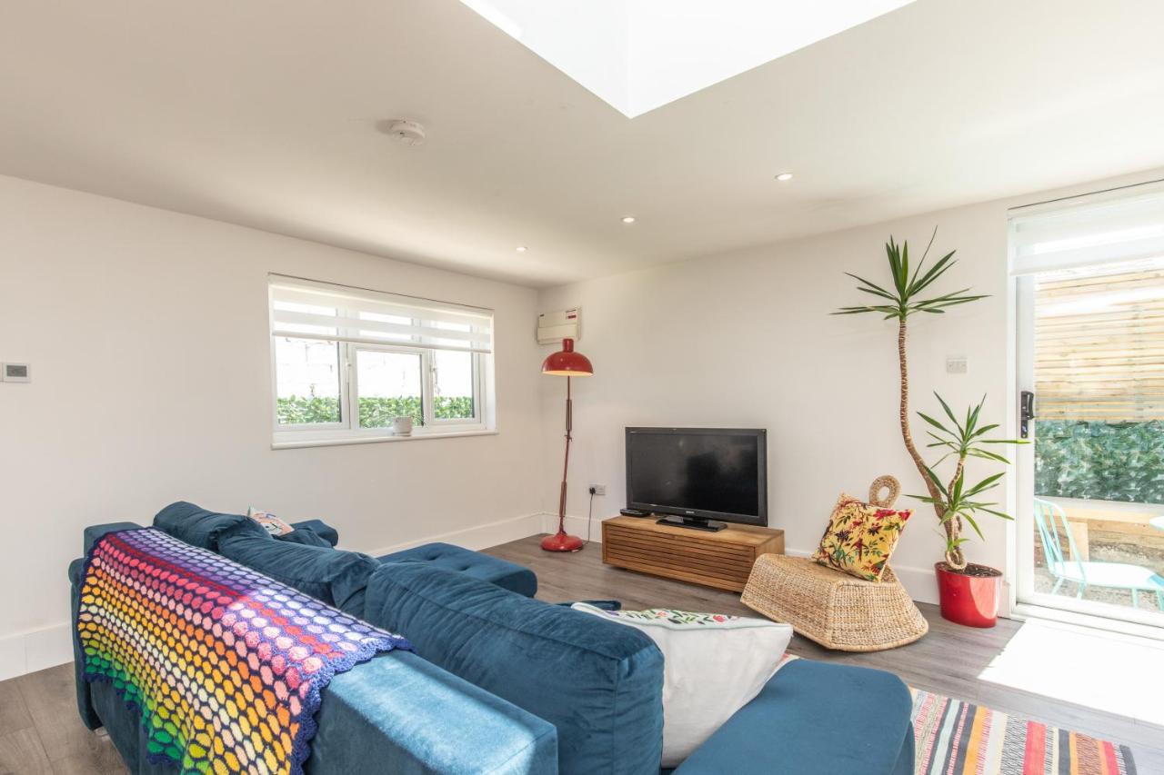 Beach, Hills, Food, Scenic Walks-The Kelp House. Peacehaven Exterior photo