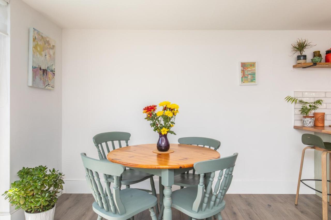 Beach, Hills, Food, Scenic Walks-The Kelp House. Peacehaven Exterior photo